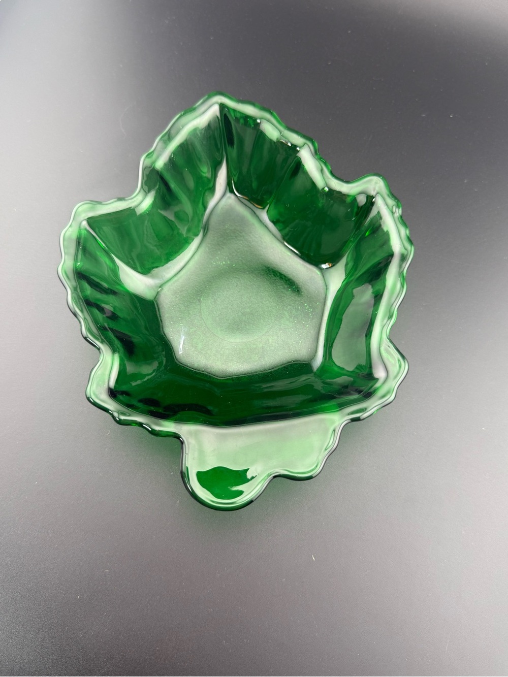 Vintage Anchor Hocking Forest Green Glass Maple Leaf Candy Dish Bowl 1950s 7"